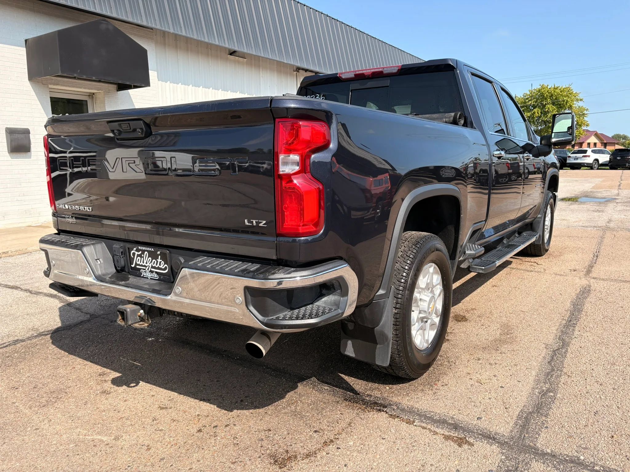 Used 2024 Chevrolet Silverado 2500 LTZ w/ LTZ Plus Package AWD/4WD image 7