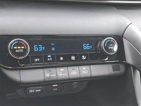 Certified 2025 Hyundai Elantra Sport image 15