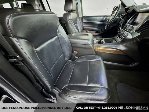 Used 2018 Chevrolet Suburban LT image 30