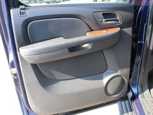 Used 2011 Chevrolet Avalanche LT w/ Luxury Package image 25