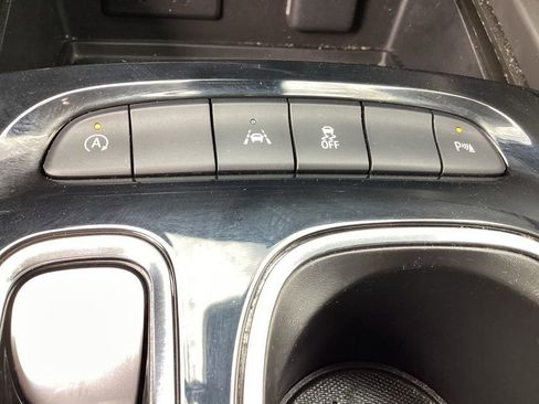 Used 2022 Buick Envision Preferred FWD image 38