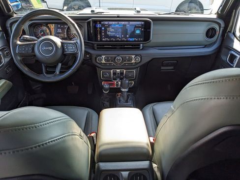 Used 2024 Jeep Gladiator Mojave w/ Technology Group image 14