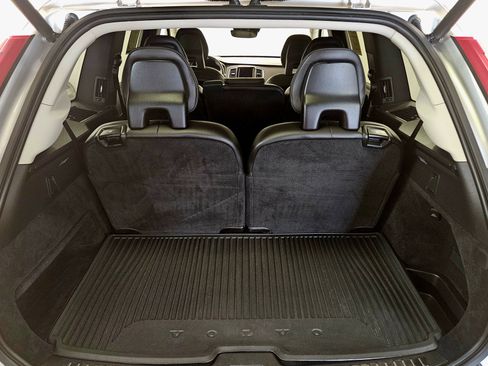 Used 2021 Volvo XC90 T5 Momentum image 16