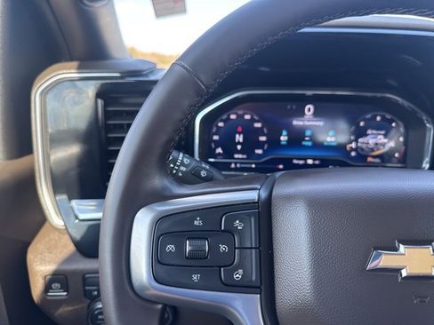 Used 2024 Chevrolet Silverado 2500 LT w/ Convenience Package image 19