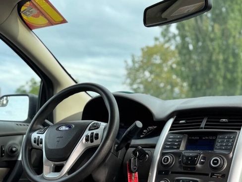 Used 2013 Ford Edge SE image 3