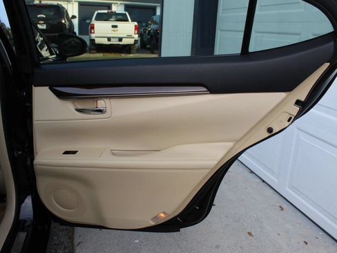 Used 2015 Lexus ES 350 w/ Luxury Package FWD image 24