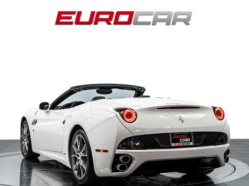 Used 2013 Ferrari California RWD image 4