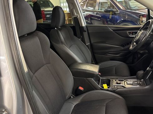 Used 2022 Subaru Forester Premium image 13