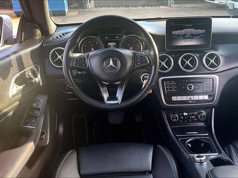 Used 2019 Mercedes-Benz CLA 250 image 7