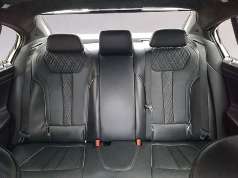 Used 2016 BMW 750i image 19