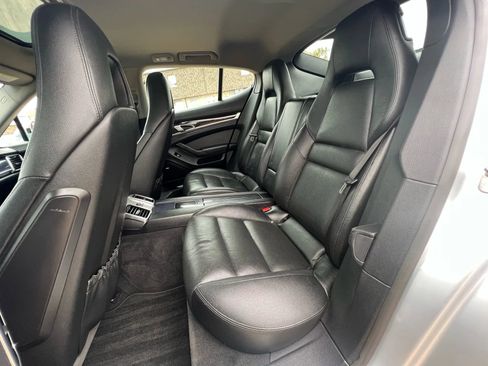 Used 2014 Porsche Panamera image 17