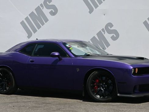 Used 2016 Dodge Challenger SRT Hellcat image 3