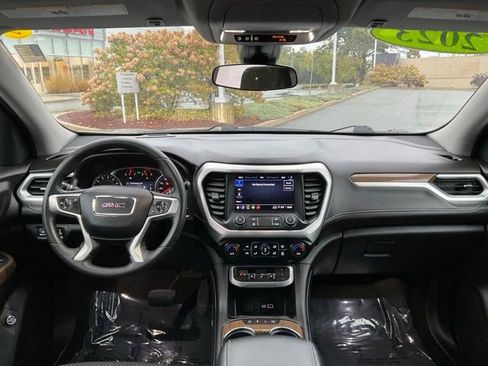 Used 2023 GMC Acadia SLE w/ Driver Convenience Package AWD/4WD image 18