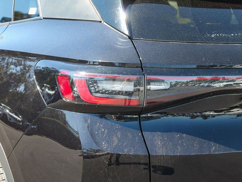 Used 2023 Volkswagen ID.4 Pro image 9