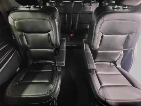 Used 2023 Ford Explorer XLT w/ Equipment Group 202A image 23