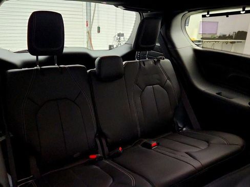 Used 2020 Chrysler Pacifica Touring-L w/ S Appearance Package FWD image 25