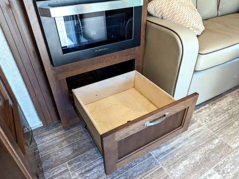 Used 2019 Chevrolet Express 4500 w/ RV Package image 56