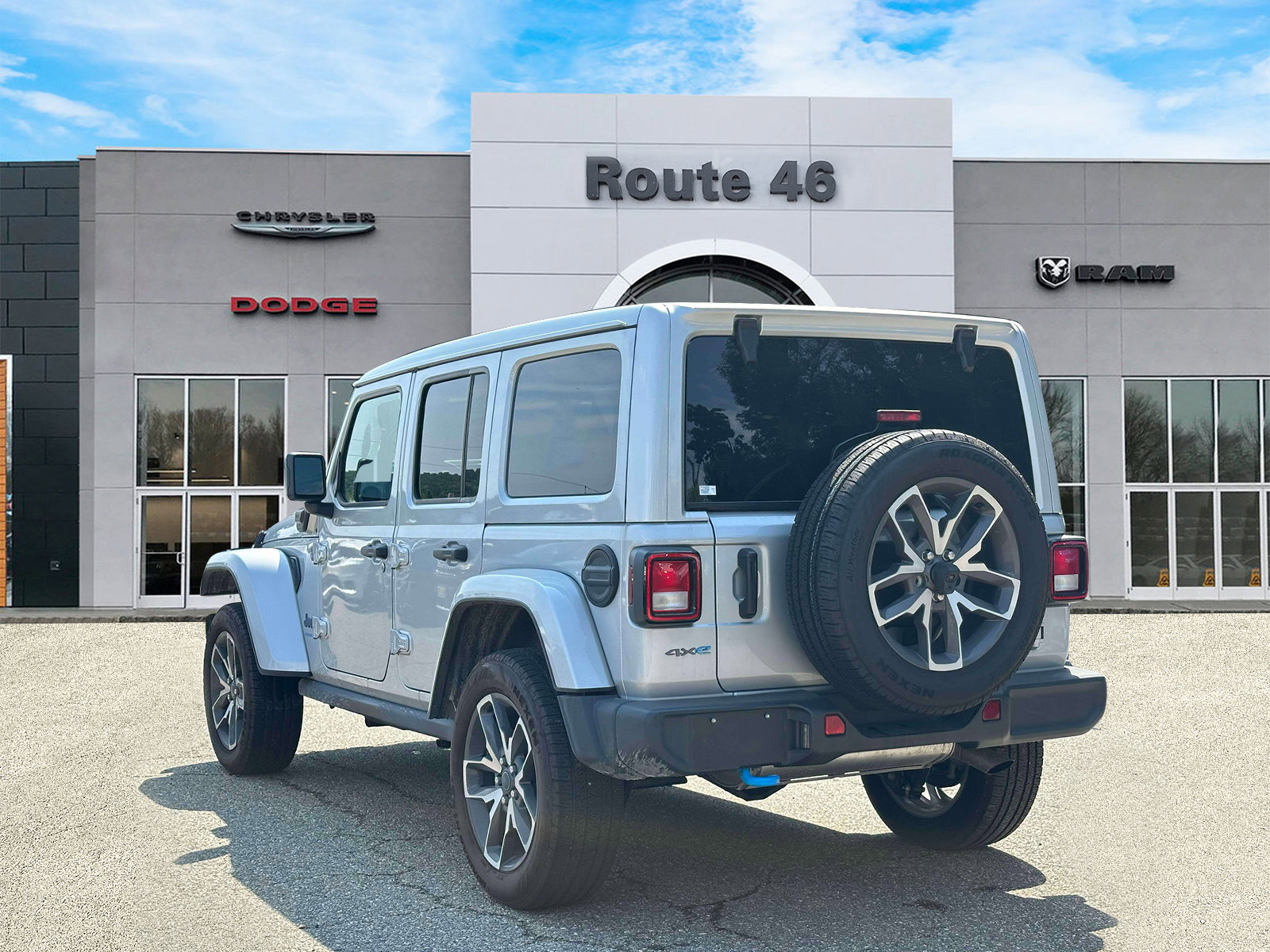 Used 2024 Jeep Wrangler Unlimited AWD/4WD image 4