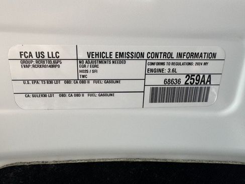 Used 2024 Chrysler Pacifica Touring-L FWD image 21