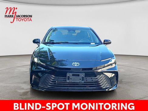 Used 2025 Toyota Camry LE FWD image 3