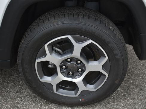 Used 2022 Jeep Compass Trailhawk w/ Trailhawk Convenience Group image 11