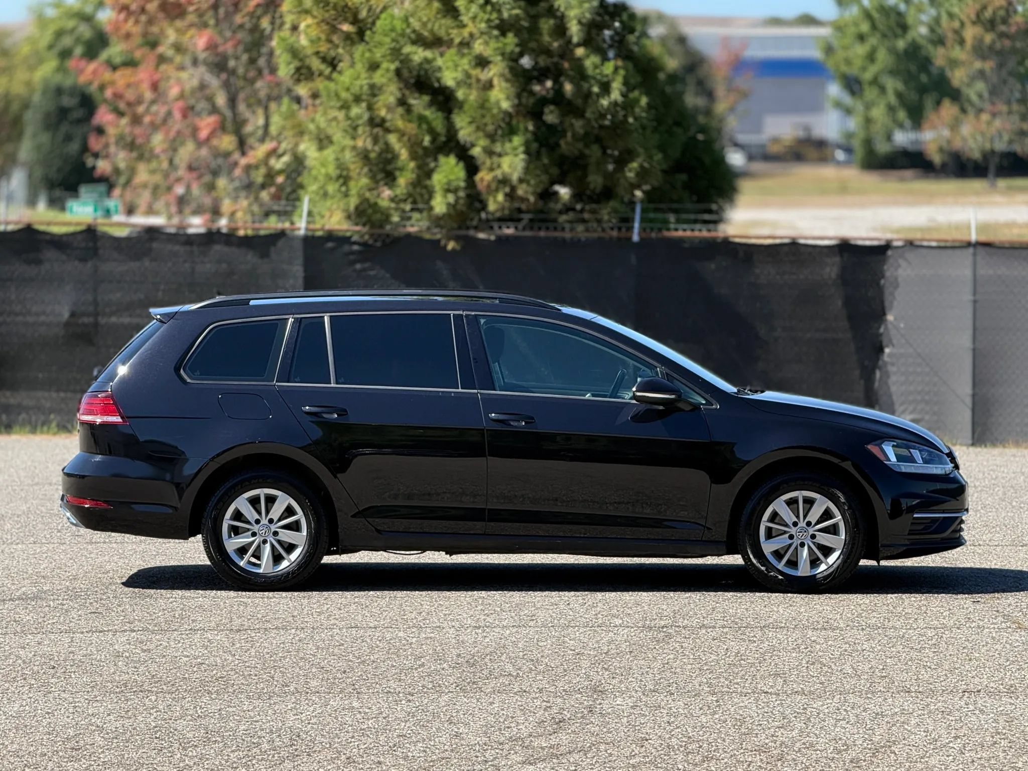 Used 2019 Volkswagen Golf S FWD image 7