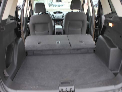 Used 2017 Ford Escape SE image 41