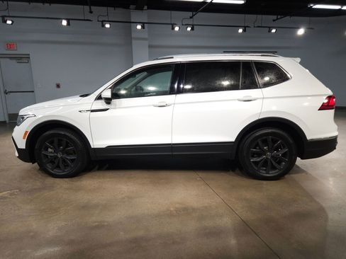Used 2024 Volkswagen Tiguan SE image 4