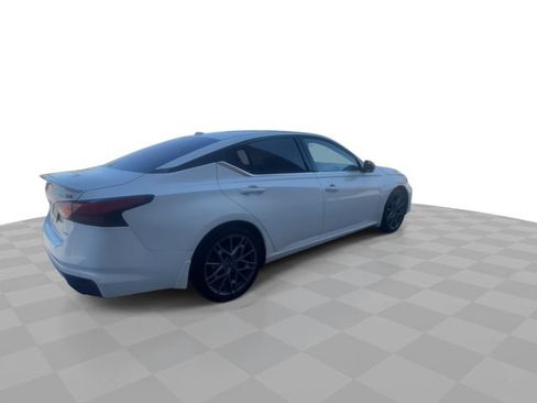 Used 2023 Nissan Altima 2.0 SR FWD image 8