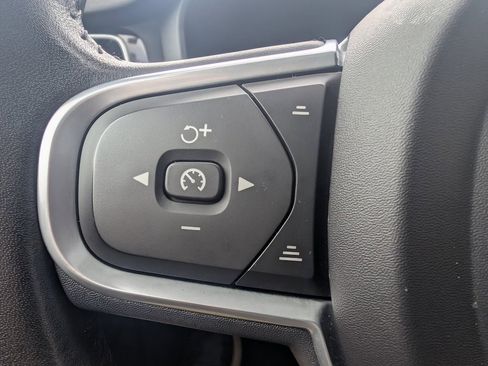 Used 2022 Volvo S60 T8 R-Design Expression w/ Protection Package Premier image 26