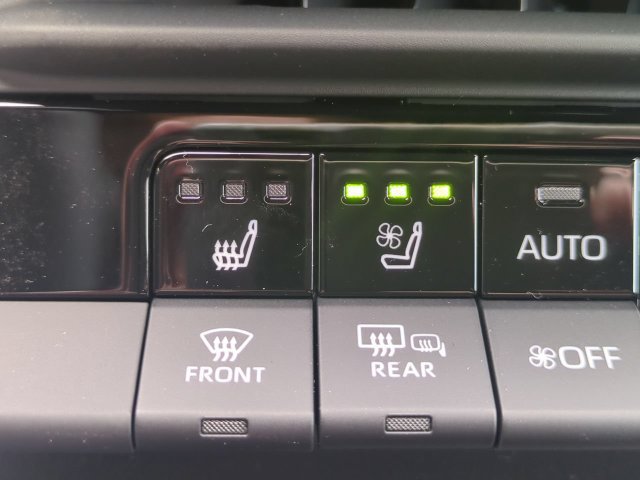Used 2025 Toyota Crown AWD/4WD image 22