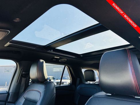 Used 2023 Ford Explorer ST-Line w/ Class IV Trailer Tow Package image 4