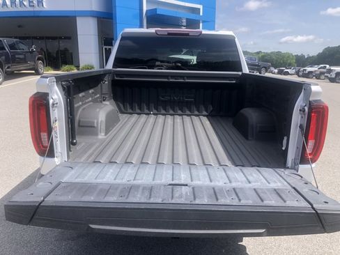 Used 2022 GMC Sierra 1500 SLT image 10