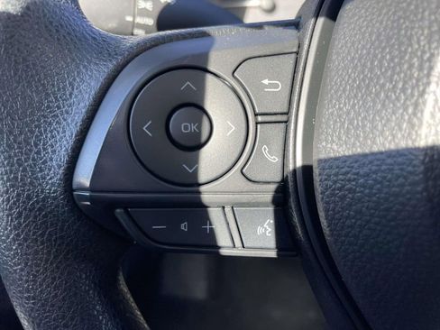 Used 2025 Toyota Corolla LE image 32