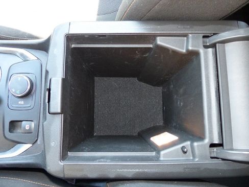 Used 2021 Chevrolet Traverse LT FWD image 64
