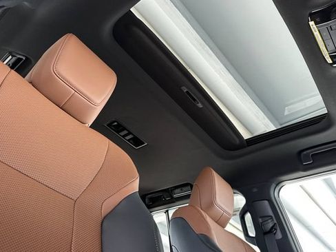 New 2026 Lexus GX 550 AWD/4WD image 16