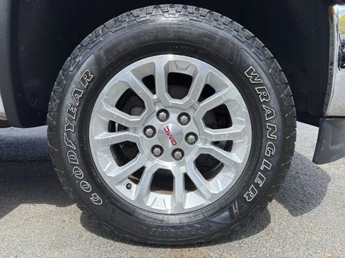 Used 2014 GMC Sierra 1500 SLE w/ SLE Value Package AWD/4WD image 9