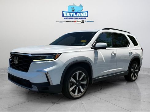Used 2023 Honda Pilot Touring image 1