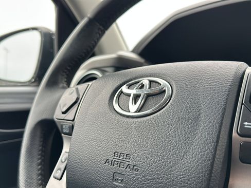 Used 2018 Toyota Tacoma SR5 image 30