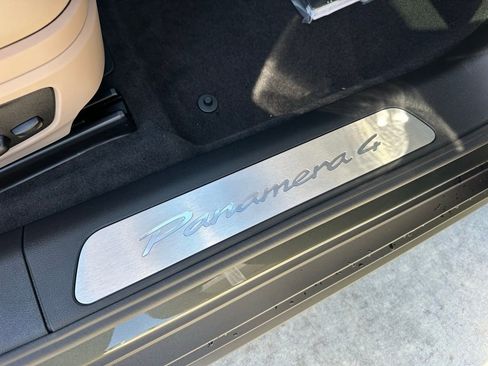 Used 2026 Porsche Panamera 4 image 38