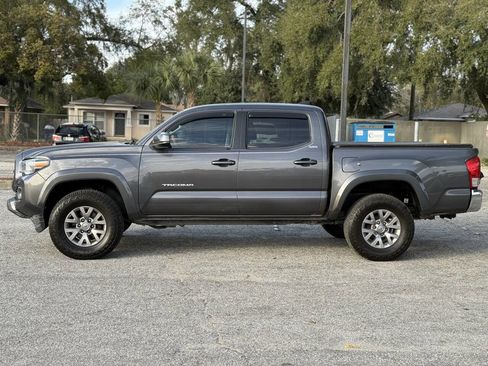 Used 2017 Toyota Tacoma SR5 w/ Tow Package image 4