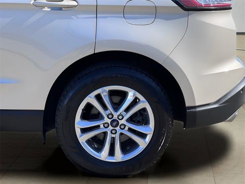 Used 2018 Ford Edge SEL w/ Equipment Group 201A image 34