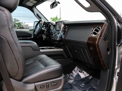 Used 2016 Ford F250 Platinum w/ FX4 Off-Road Package AWD/4WD image 23