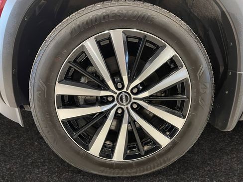 Used 2024 Nissan Pathfinder Platinum image 13