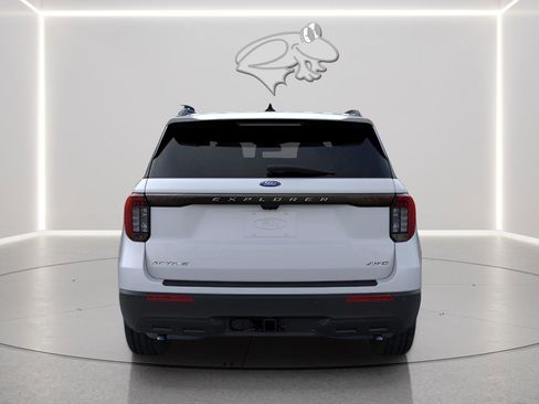 New 2026 Ford Explorer Active image 5