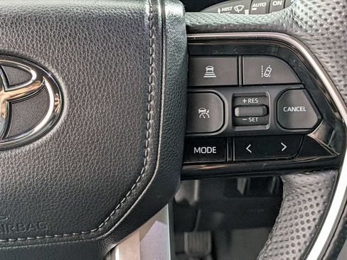 Used 2025 Toyota Sequoia Platinum AWD/4WD image 15