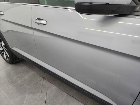 Used 2025 Volkswagen Atlas SE image 26