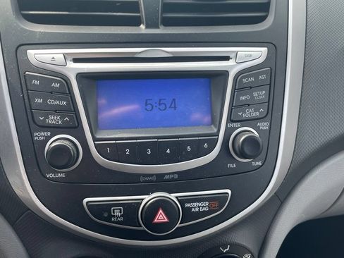 Used 2013 Hyundai Accent GLS FWD image 18