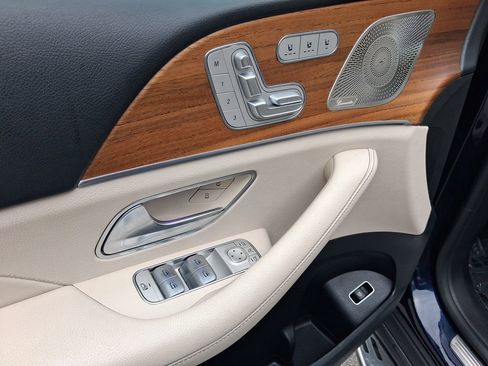 Used 2022 Mercedes-Benz GLS 450 4MATIC image 18