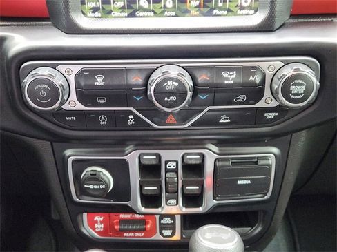 Used 2022 Jeep Wrangler Unlimited Rubicon image 13